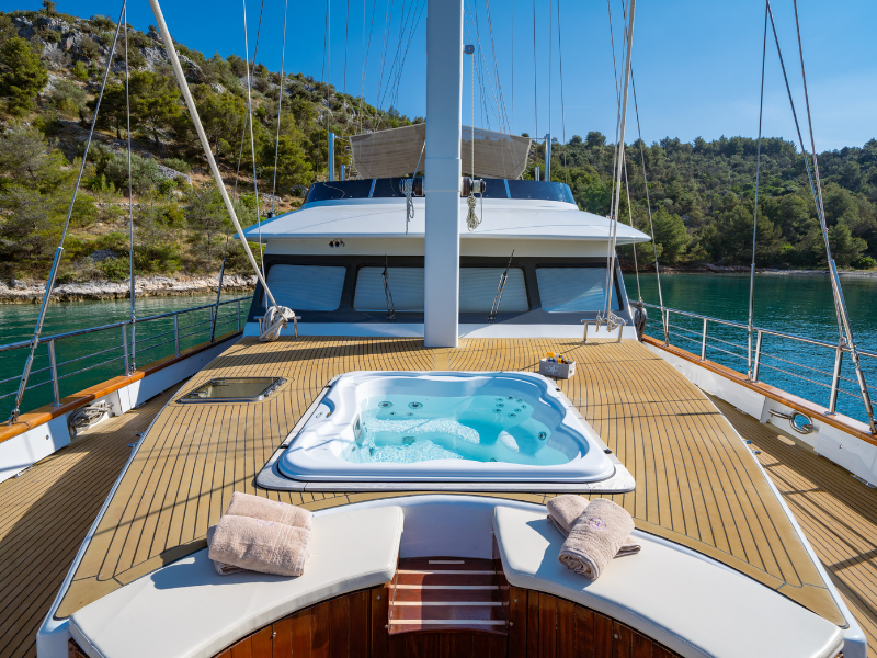 Jacuzzi onboard MSY Navilux