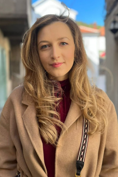 Josipa Barac, Hostess