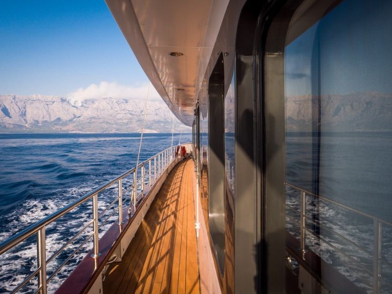 Side view of MSY Omnia while sailing