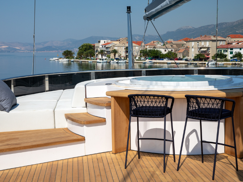Scorpios- Jacuzzi Bar on Sundeck