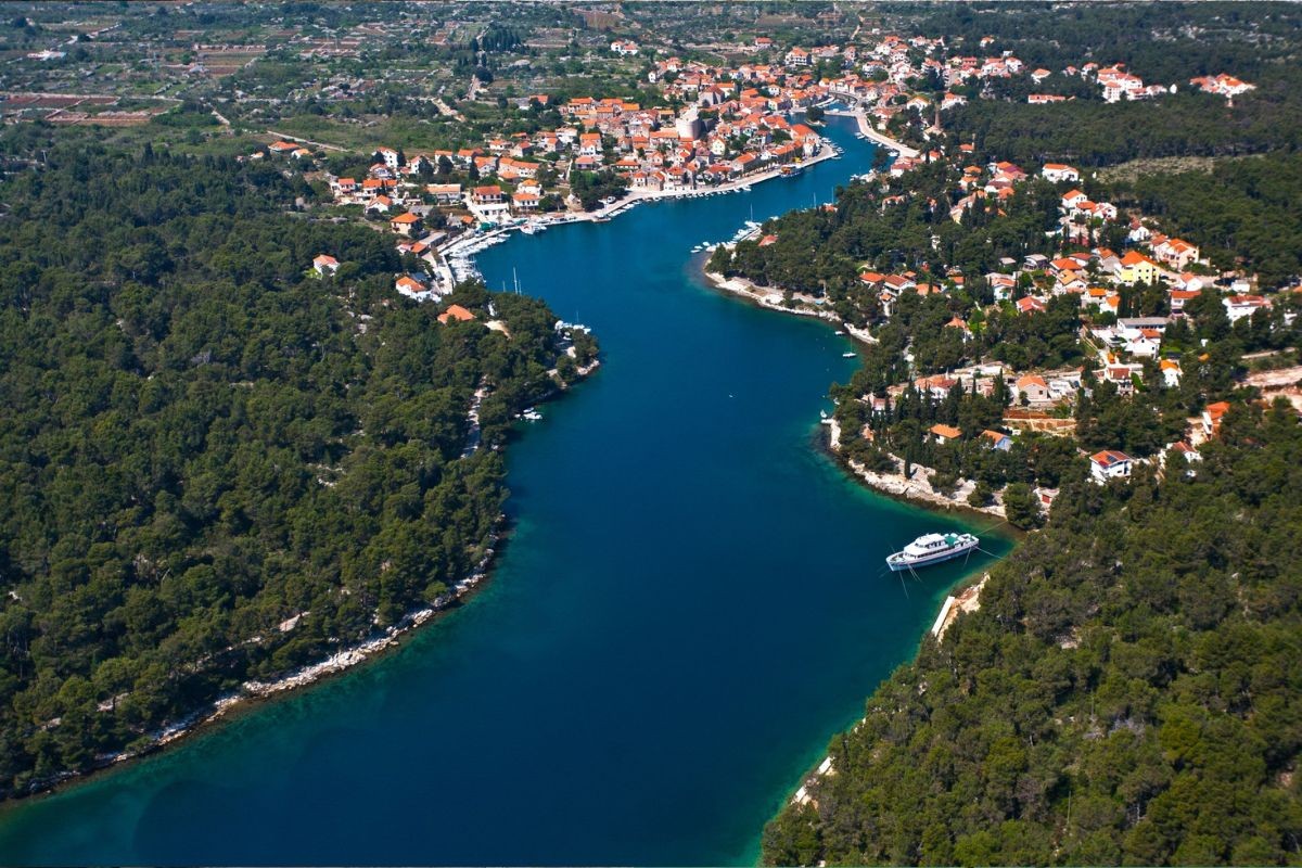 Vrboska
