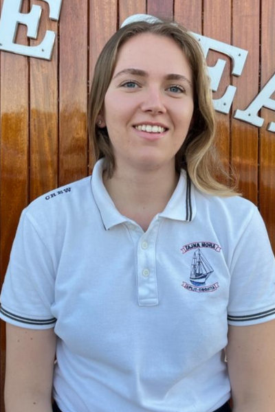 Erika Mikacic, Stewardess