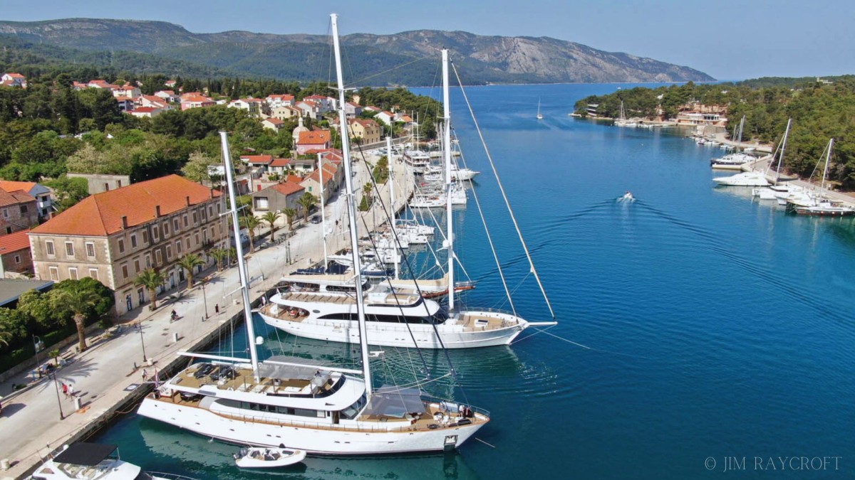 The Luxury of Spontaneity on a Crewed Yacht Charter