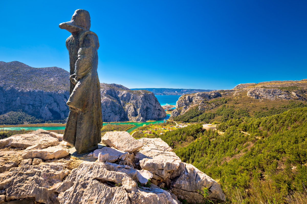 Mila Gojsalić Statue Omiš Omis Croatia visit travel